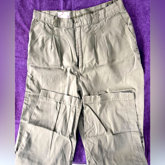Landers & Co vintage, olive green pleated pants in good condition! Made in Japan - Picture 3 of 4